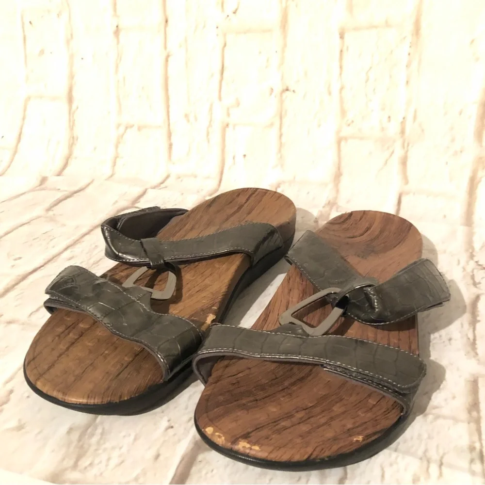 Othaheel Womens Flat Flip Flop Sandals Sz 11